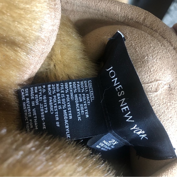 Jones New York Reversible Faux Fur Coat in Camel, size 2X. - Picture 9 of 14